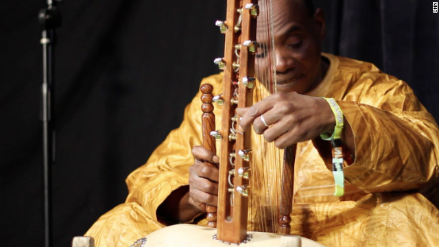 SOINUGELA: Fame estudioa, Soul kantariak, Toumani Diabate…