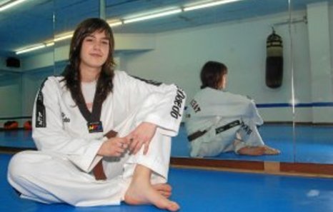 KIROL LEIHOA: Nuria Amezcua: “Gogorra da taekwondoa bigarren plano batean uztea nazioarteko txapelketetan parte hartzen ari zarenean”