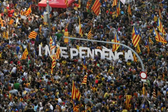 Oier Azkarraga: “Katalanek independentzia prozesu gradual gisa ulertzen dute, horrek erakargarritasuna du”