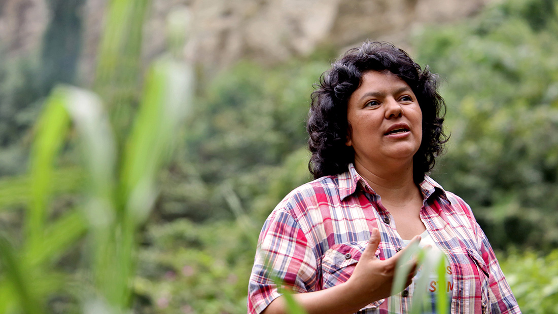 Lorena Cabnalen hitzaldia, Berta Caceresen erailketa eta Sepur Zarcoko emakumeen borroka