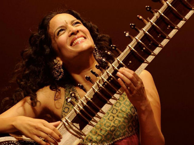 ERRO TA BERRI – Anoushka Shankar, Natacha Atlas, Sophia Charaï, Gambari Band…