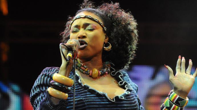 ERRO TA BERRI – Oumou Sangaré, -M-, Mariam et Amadou, Rocío Márquez, Antonio Lizana, Fado Violado…