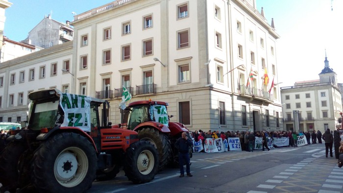 Larunbateko mobilizaziora dei egin du “AHTrik EZ Lautada” plataformak