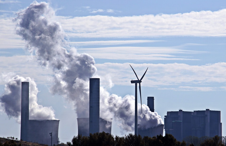 EKONOMIA | Europako energia politikak, euskal industriaren aurreikuspenak 2019rako, eta grebak