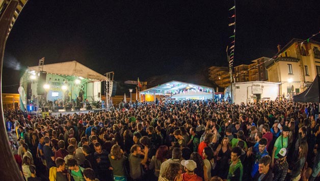 PIPERPOLIS: Txapel Reggae 2019 jaialdiak hizkuntza eta kultura aniztasunaren alde jo du