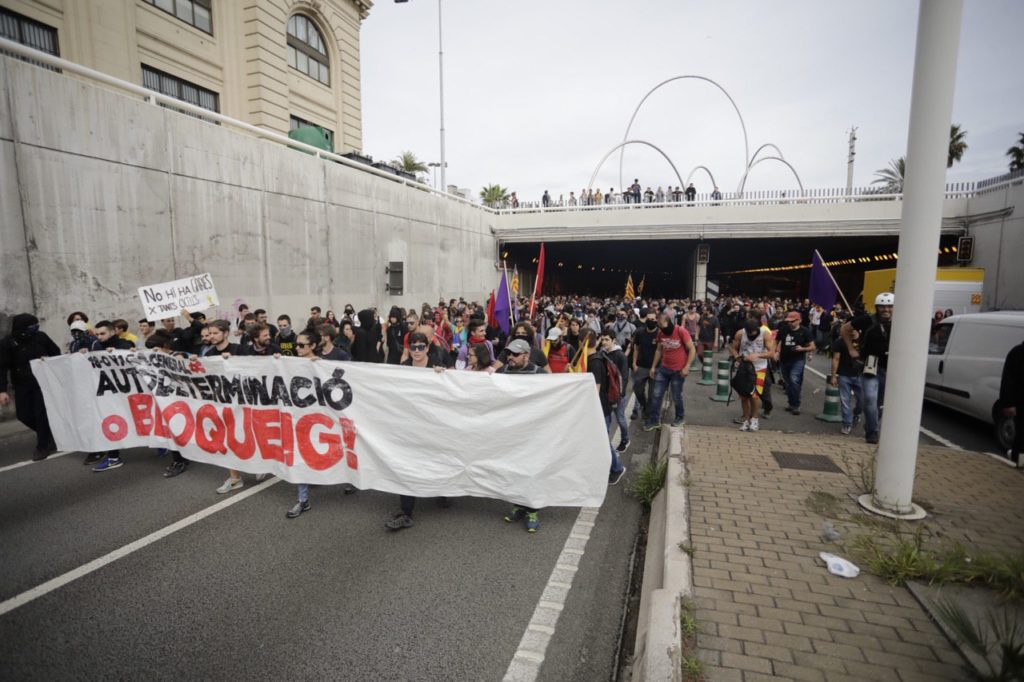 AHUNTZAREN GAUERDIKO EZTULA: Matxinada katalana eta euskal ustelkeria