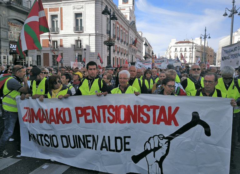 AHUNTZAREN GAUERDIKO EZTULA: Gazteak pentsionisten borrokan eta liburuzainaren gomendioak