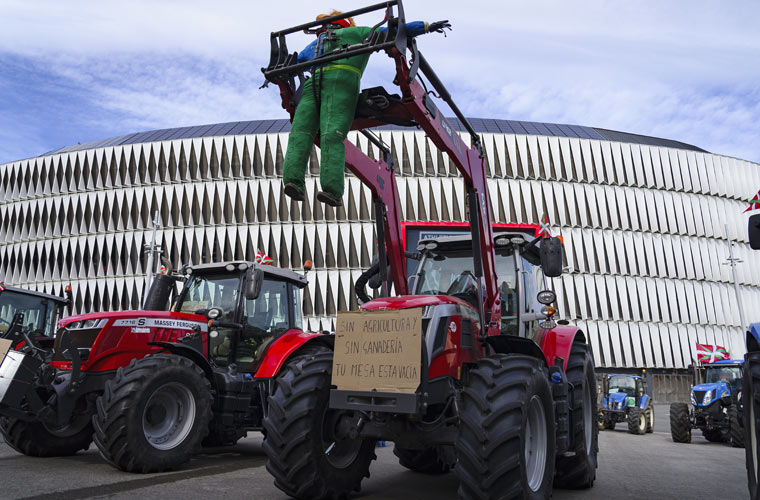 LANAREN EKONOMIA: Laborarien borrokak norabide agroekologista behar du