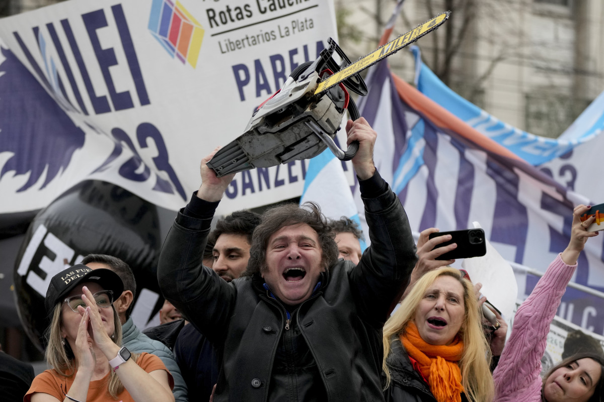 A desalambrar : A-23 Argentinan, faxismoa inperialismoaren morroi