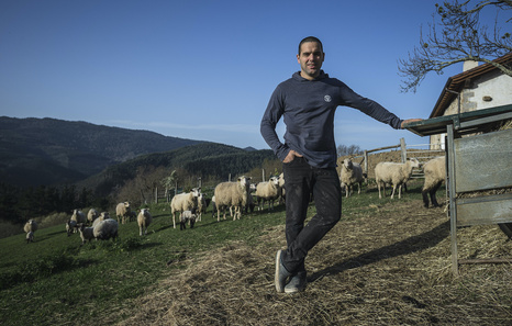 «Burutik kendu behar dugu Latxaren artileak ez duela baliorik»