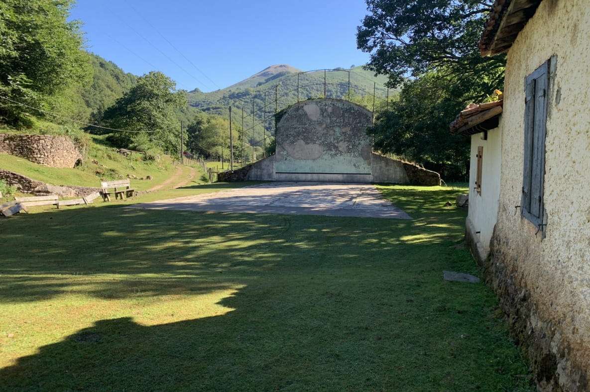 Zein arazo eta erronka ditugu inguruan? · Gure tertulia 02.25