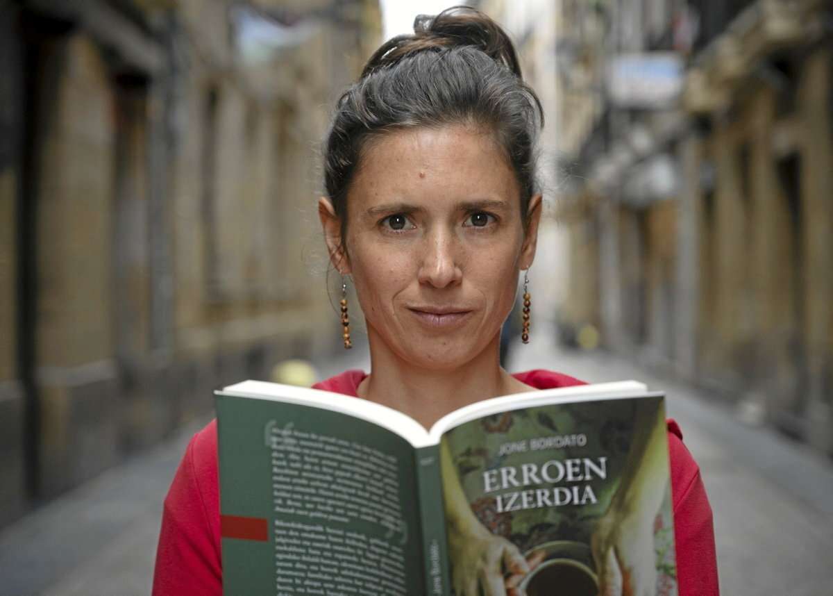 Aines Hariztoi · Liburu Gomendioa · 2025.10.21