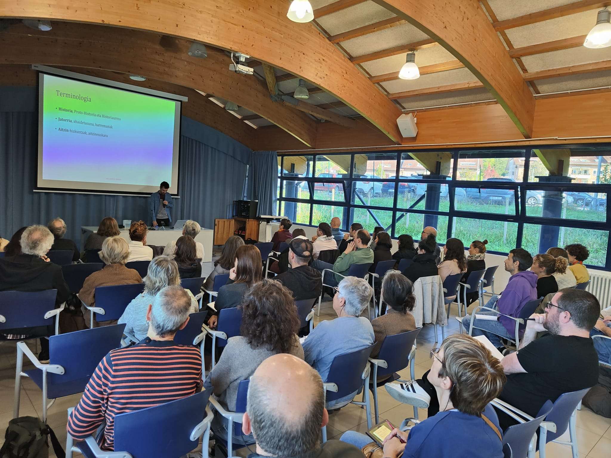 Aitziber Arnaiz eta Aitzol Perez de San Roman · Euskararen Historia Ikastaroa · 2025.12.12