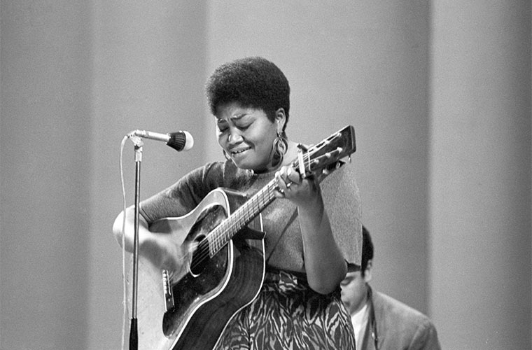 SOINUGELA: Kantari afroamerikarrak Bob Dylanen abestiak egiten (I)